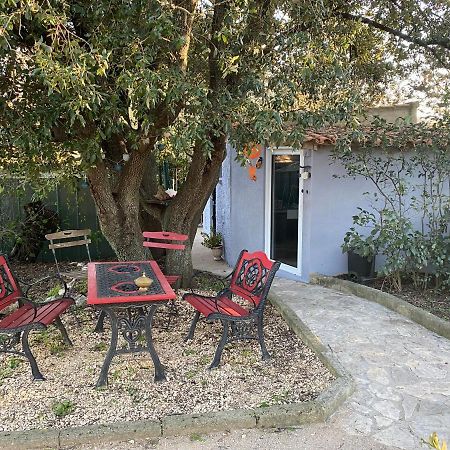 Studio Havre De Paix Au Pont Du Gard Piscine Et Jacuzzi Chez Valerie Payre Vers Pont du Gard Luaran gambar