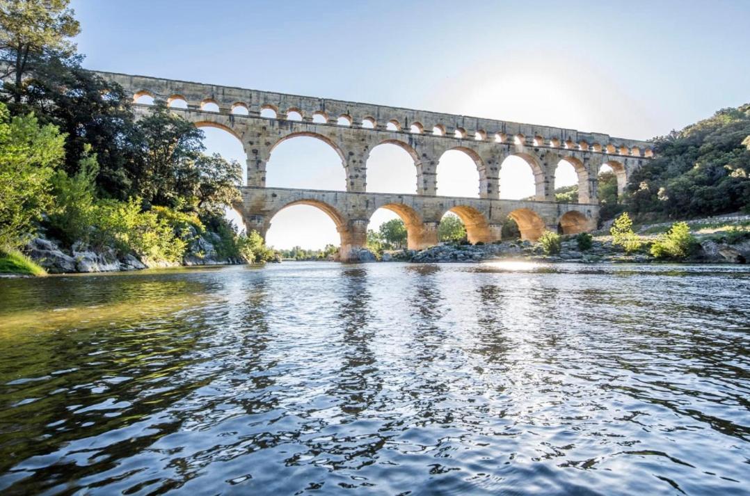 Studio Havre De Paix Au Pont Du Gard Piscine Et Jacuzzi Chez Valerie Payre Vers Pont du Gard Luaran gambar