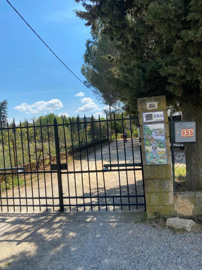 Studio Havre De Paix Au Pont Du Gard Piscine Et Jacuzzi Chez Valerie Payre Vers Pont du Gard Luaran gambar