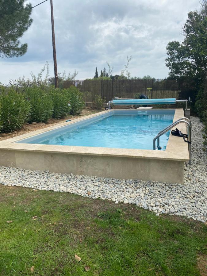 Studio Havre De Paix Au Pont Du Gard Piscine Et Jacuzzi Chez Valerie Payre Vers Pont du Gard Luaran gambar