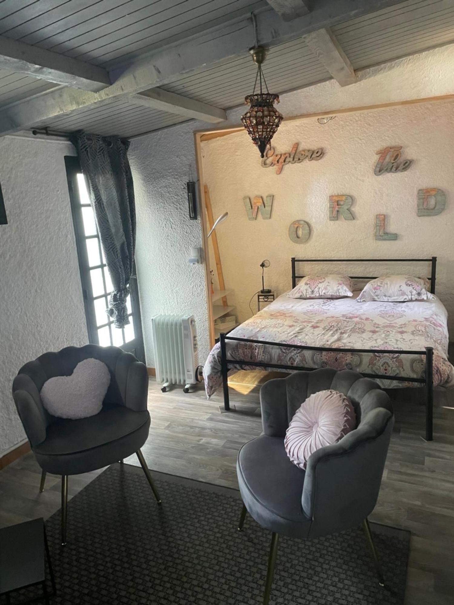 Studio Havre De Paix Au Pont Du Gard Piscine Et Jacuzzi Chez Valerie Payre Vers Pont du Gard Luaran gambar